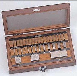 Mitutoyo 516-466-26 Metric Gauge Block Square Steel Set, 32, grade 0-