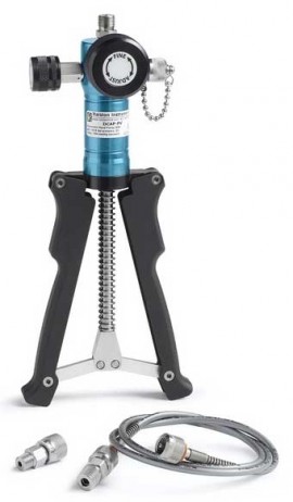 Ralston DCAP-PV Pneumatic/Vacuum Hand Pump with &amp;frac14;&amp;quot; male NPT x female gauge adapter, 650 psi-